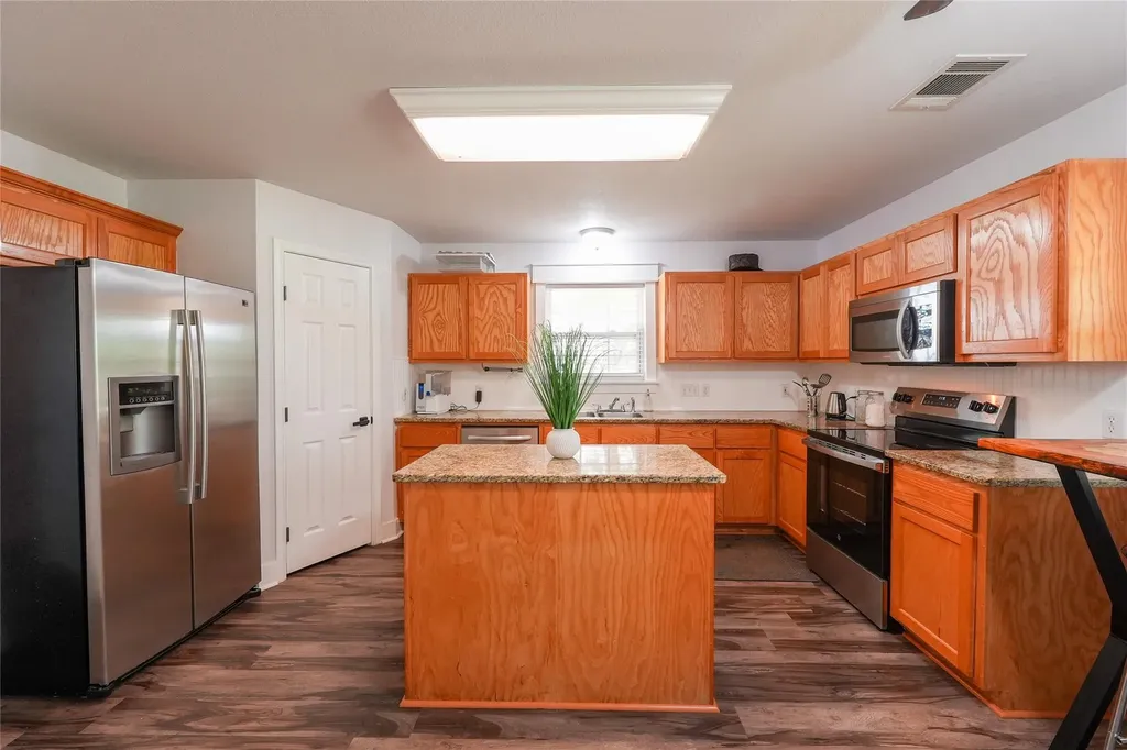 201 E Eggleston Street Manor TX 78653