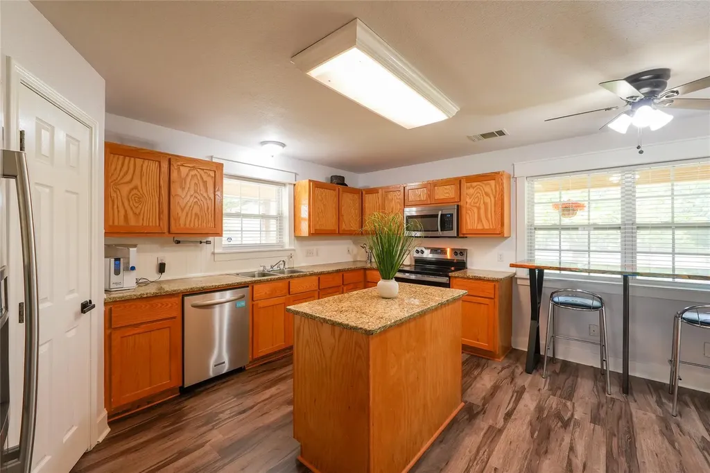 201 E Eggleston Street Manor TX 78653