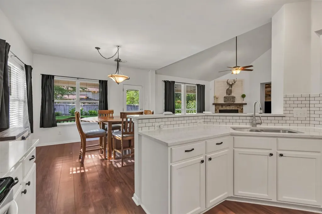 130 Clover Leaf Cove Buda TX 78610