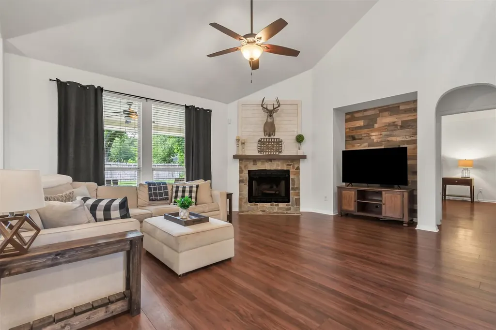 130 Clover Leaf Cove Buda TX 78610
