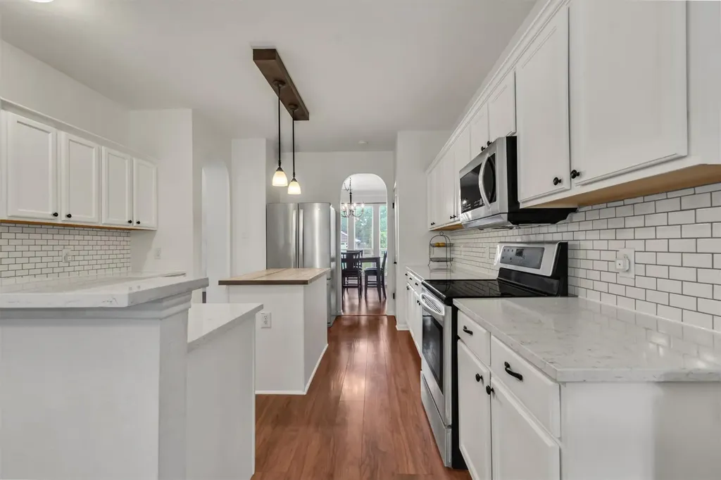 130 Clover Leaf Cove Buda TX 78610