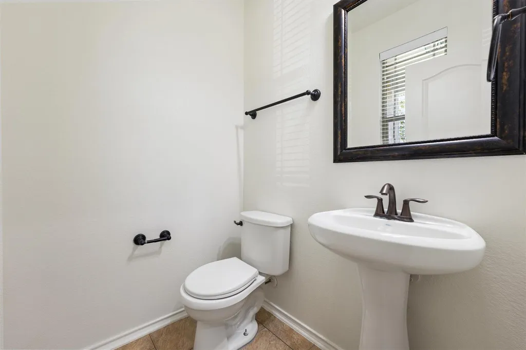 1408 Reklaw Lane Leander TX 78641