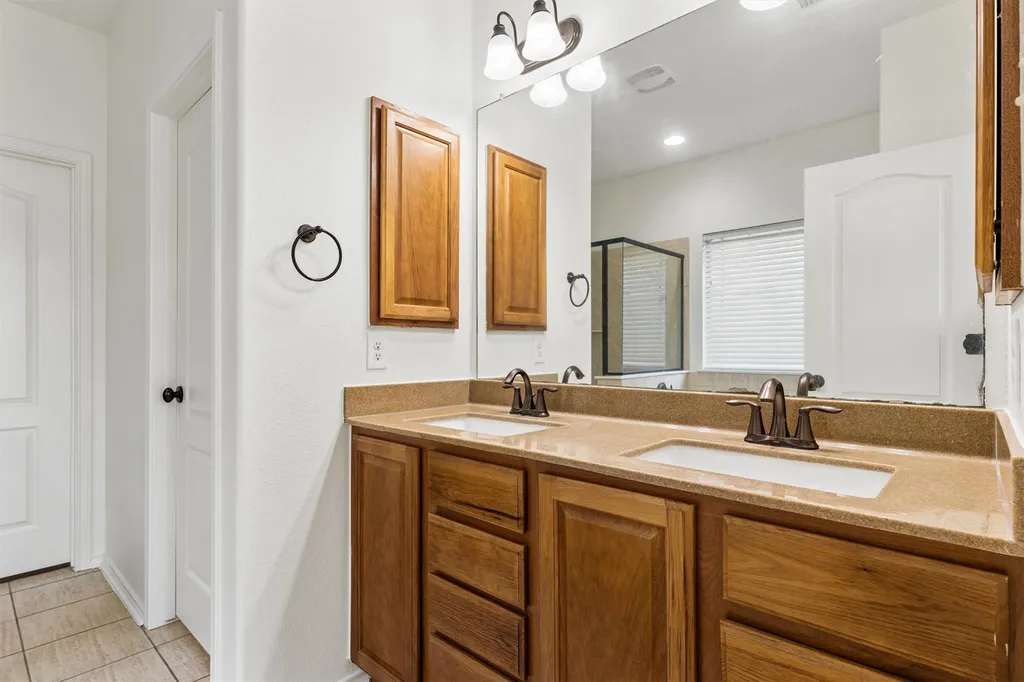 1408 Reklaw Lane Leander TX 78641