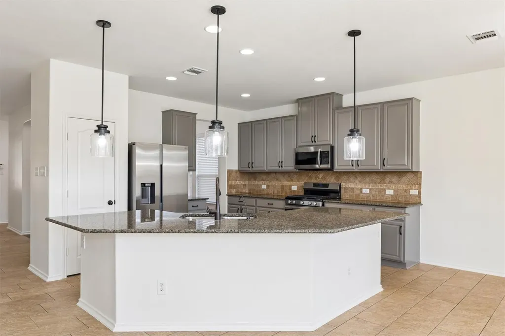 1408 Reklaw Lane Leander TX 78641