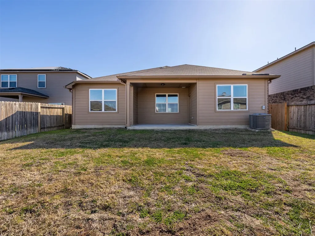 13712 Charles W Fairbanks Cove Manor TX 78653