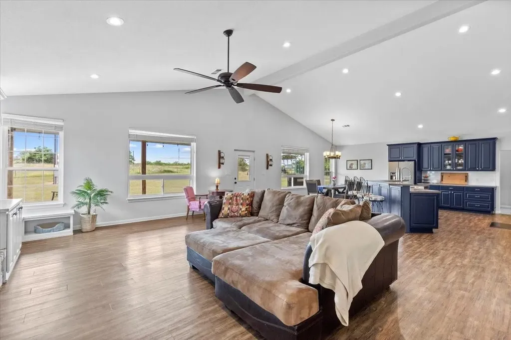 1883 Watterson Road Red Rock TX 78662