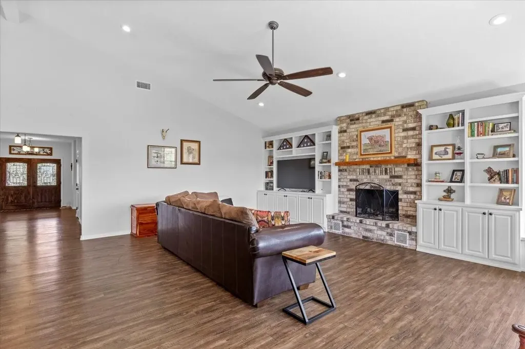 1883 Watterson Road Red Rock TX 78662