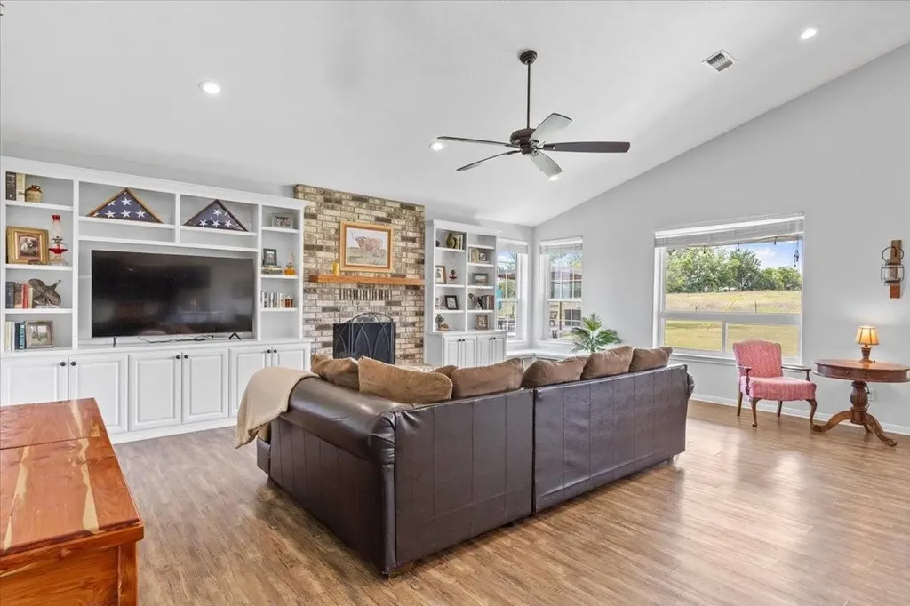 1883 Watterson Road Red Rock TX 78662