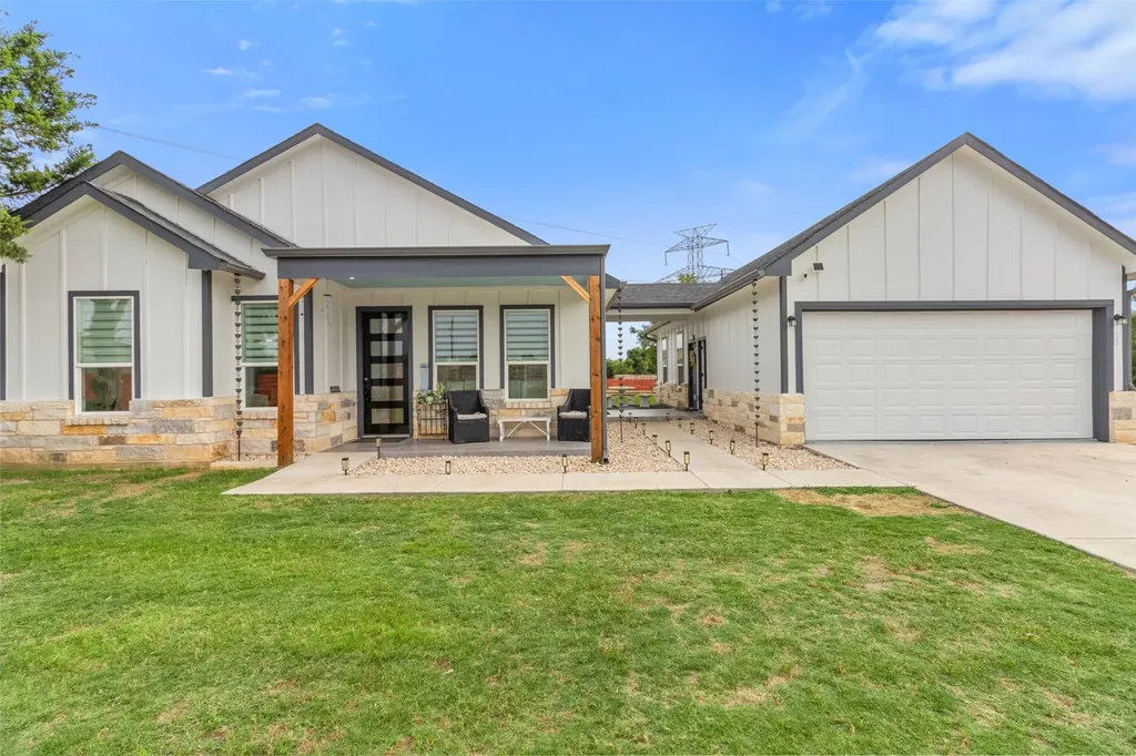 123 Zacate Street Elgin TX 78621