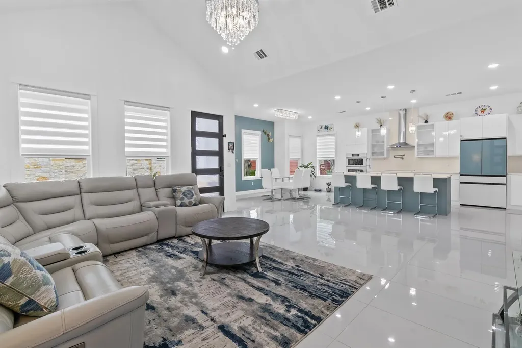 123 Zacate Street Elgin TX 78621