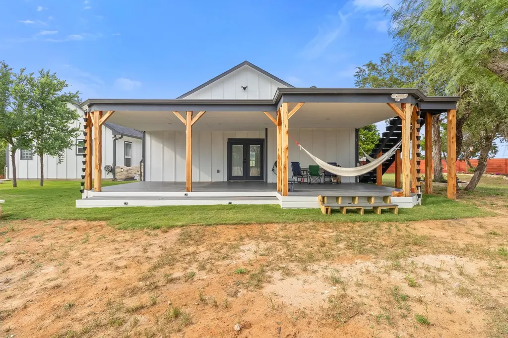 123 Zacate Street Elgin TX 78621