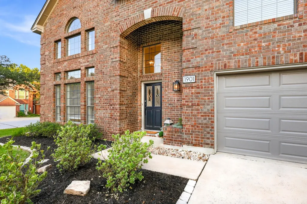 1901 Spring Hollow Path Round Rock TX 78681
