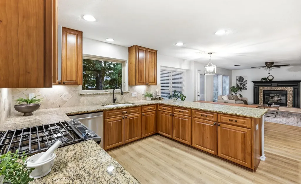 1901 Spring Hollow Path Round Rock TX 78681