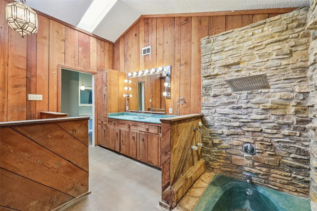 2204 Bahia Circle Austin TX 78741