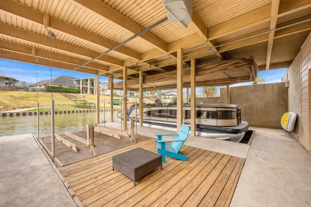 178 Sleepy Oaks Drive Kingsland TX 78639