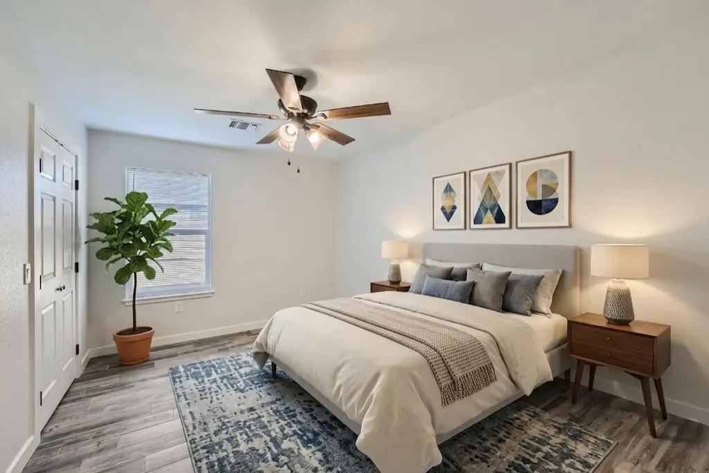 111 Fisher Street Elgin TX 78621