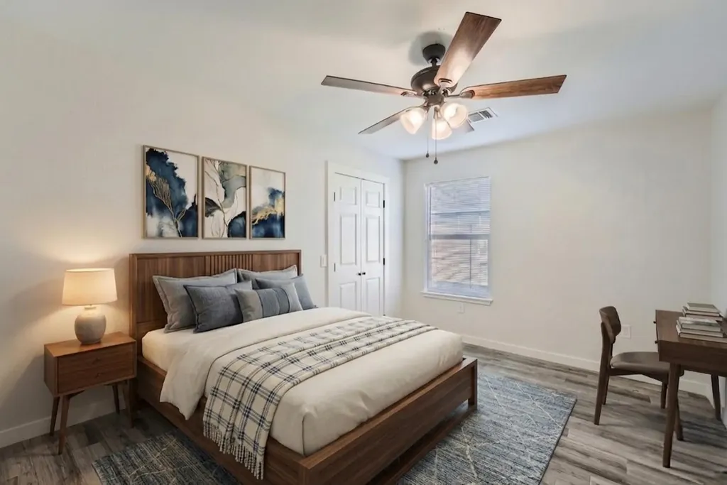 111 Fisher Street Elgin TX 78621