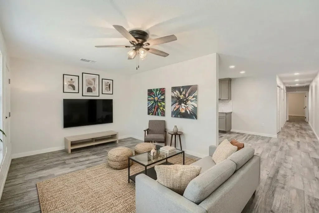 111 Fisher Street Elgin TX 78621