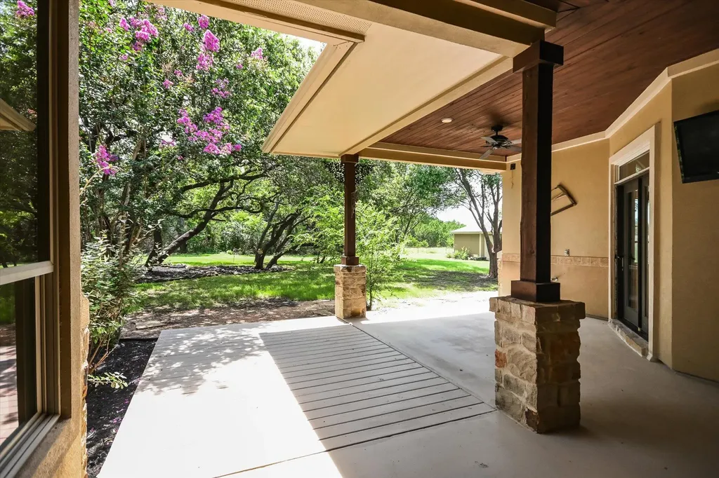 228 Neal Drive Liberty Hill TX 78642
