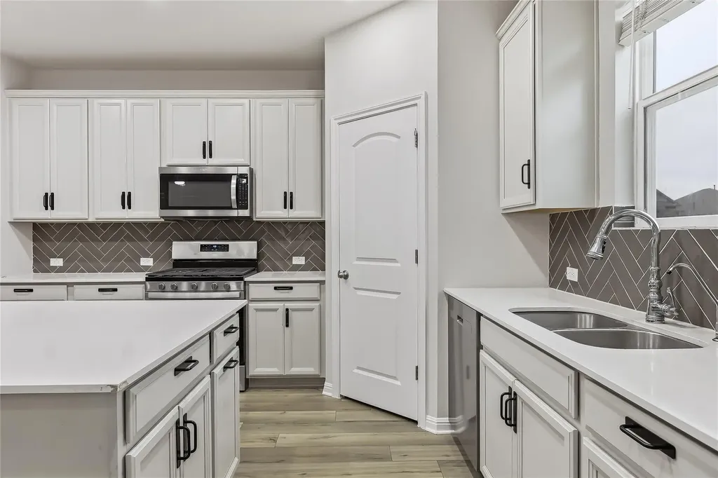 2520 Roosevelt Road Leander TX 78641