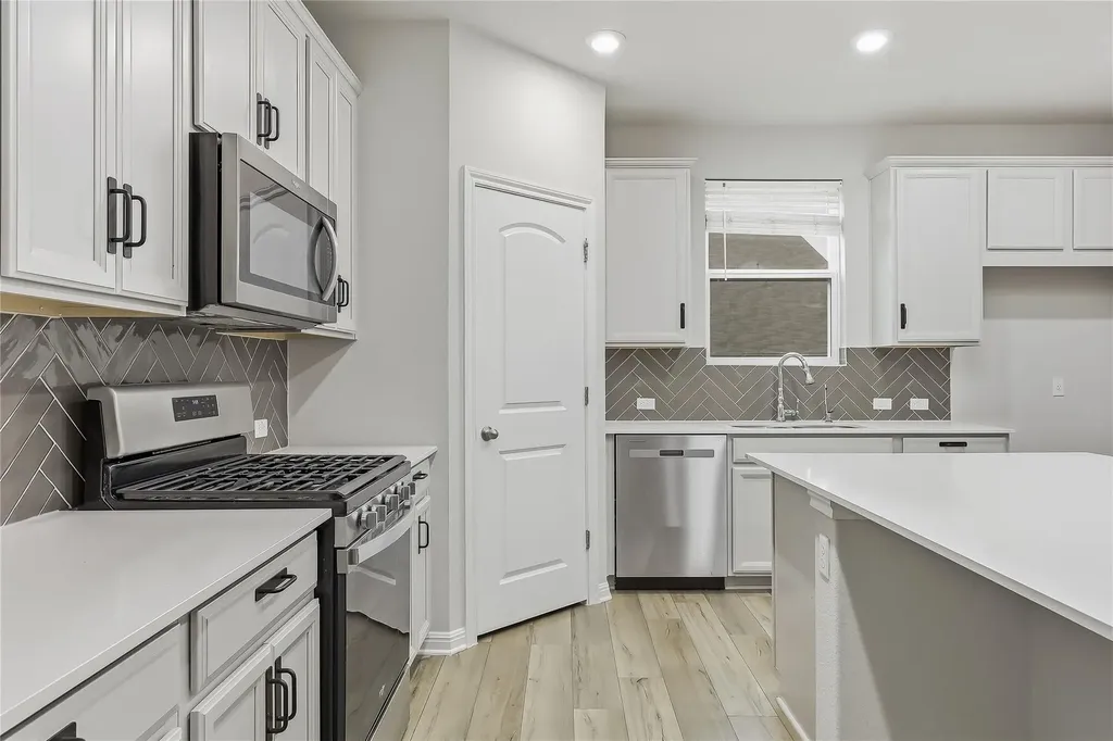 2520 Roosevelt Road Leander TX 78641