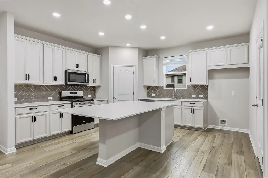 2520 Roosevelt Road Leander TX 78641