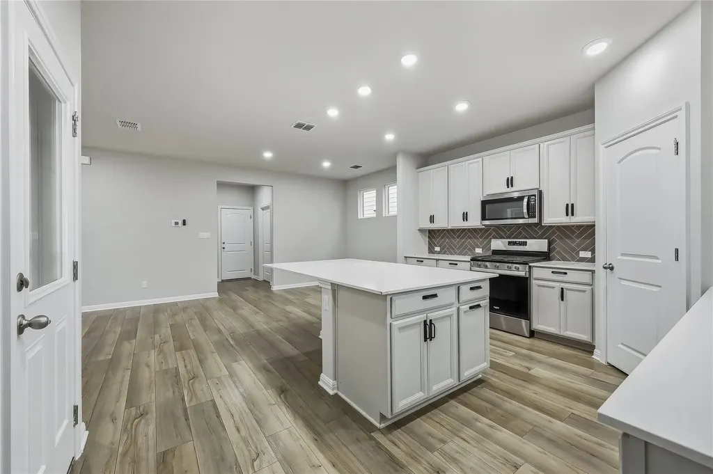 2520 Roosevelt Road Leander TX 78641
