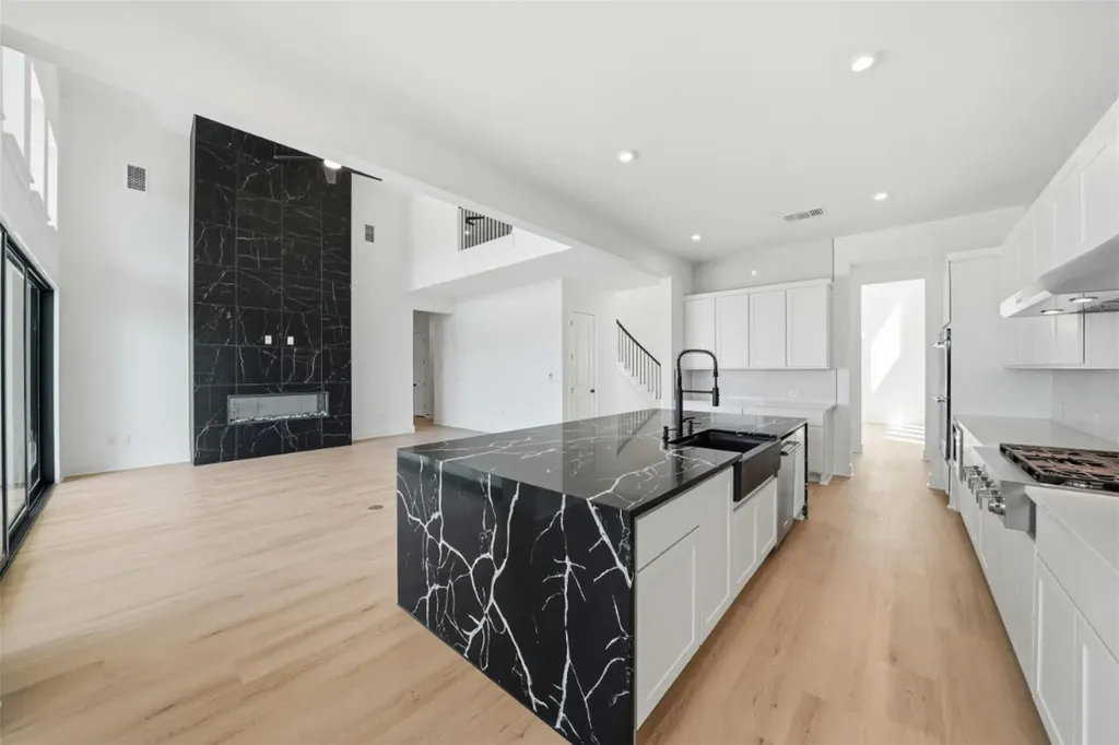 2413 Vittoria View Leander TX 78641