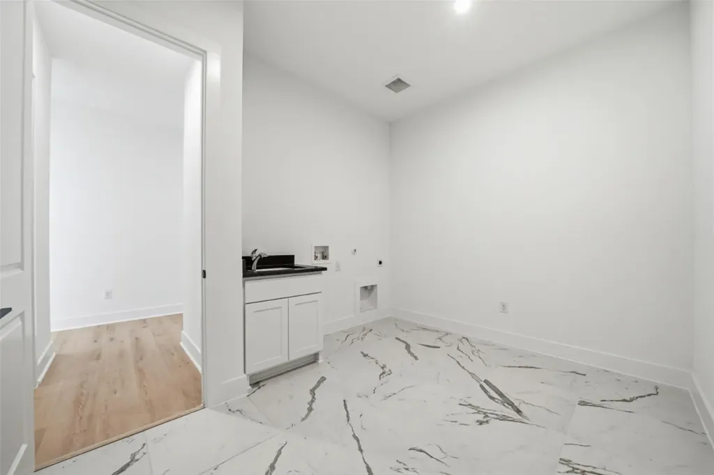 2413 Vittoria View Leander TX 78641