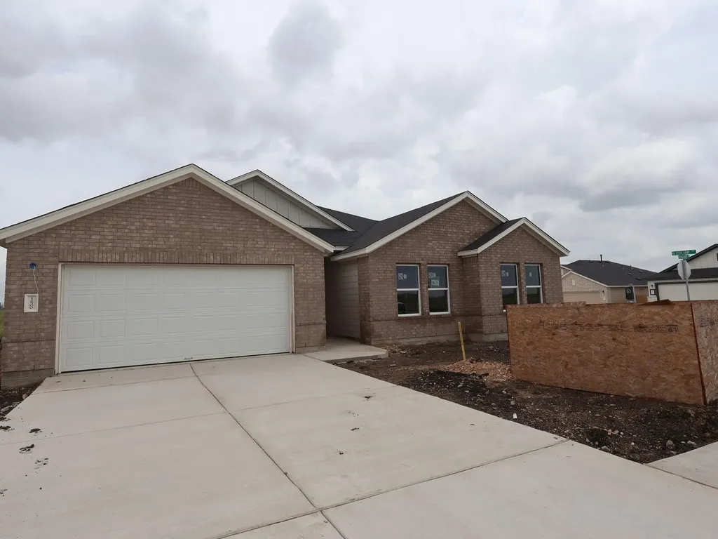 12500 Setting Peak Lane Buda TX 78610