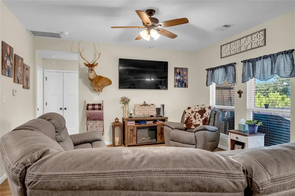 1106 Limestone Drive Lampasas TX 76550
