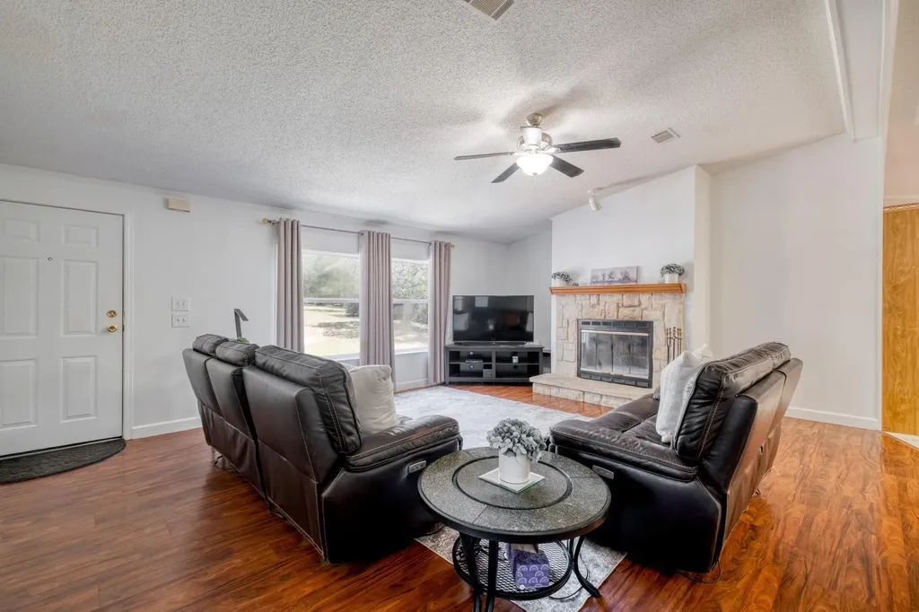 229 Green Mountain Drive Cedar Creek TX 78612