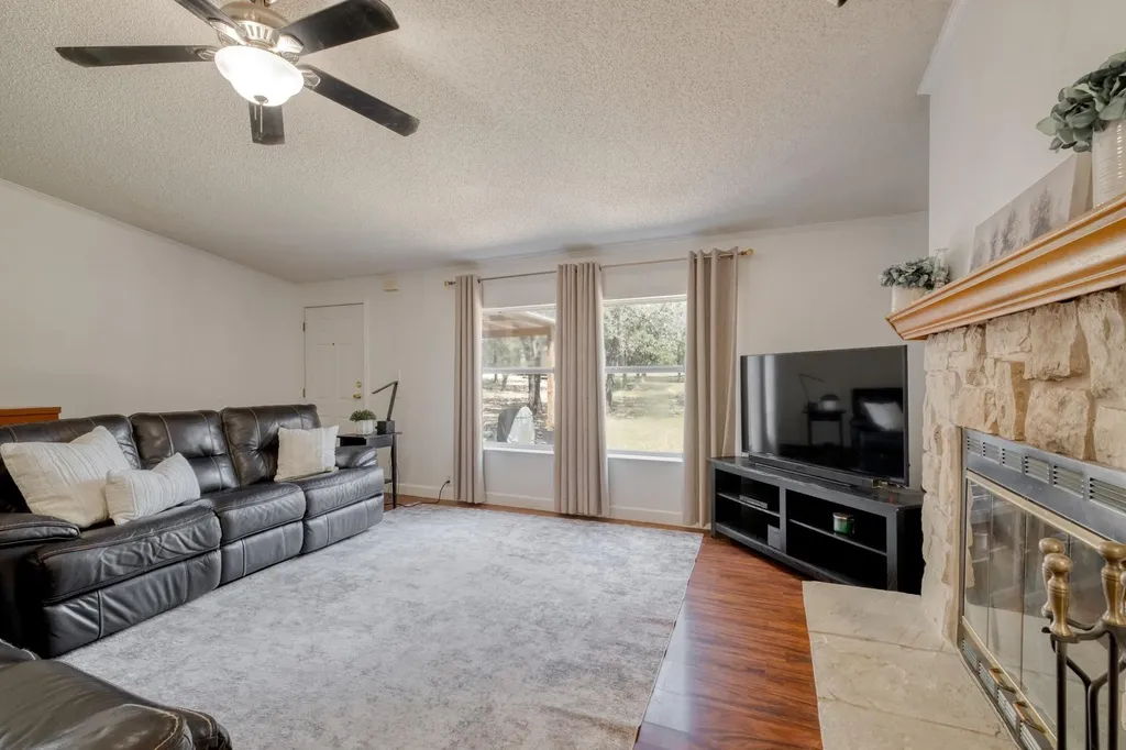 229 Green Mountain Drive Cedar Creek TX 78612
