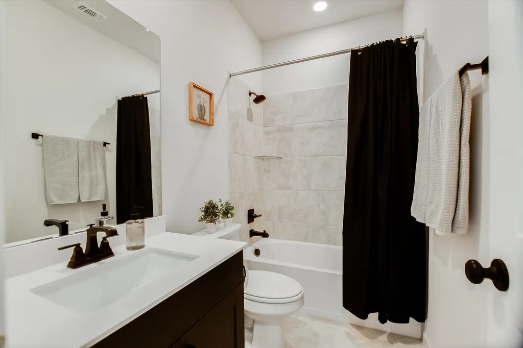 972 Leaning Oak Lane Georgetown TX 78628