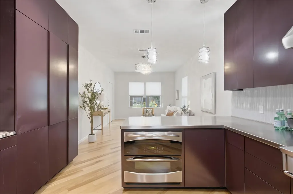 206 E 43rd Street Austin TX 78751
