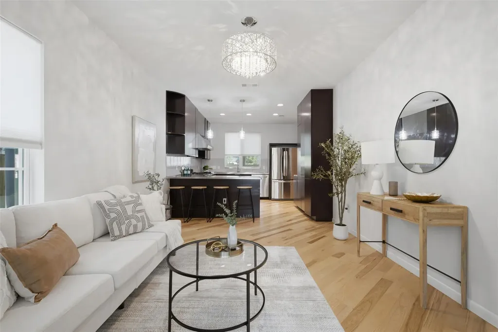206 E 43rd Street Austin TX 78751