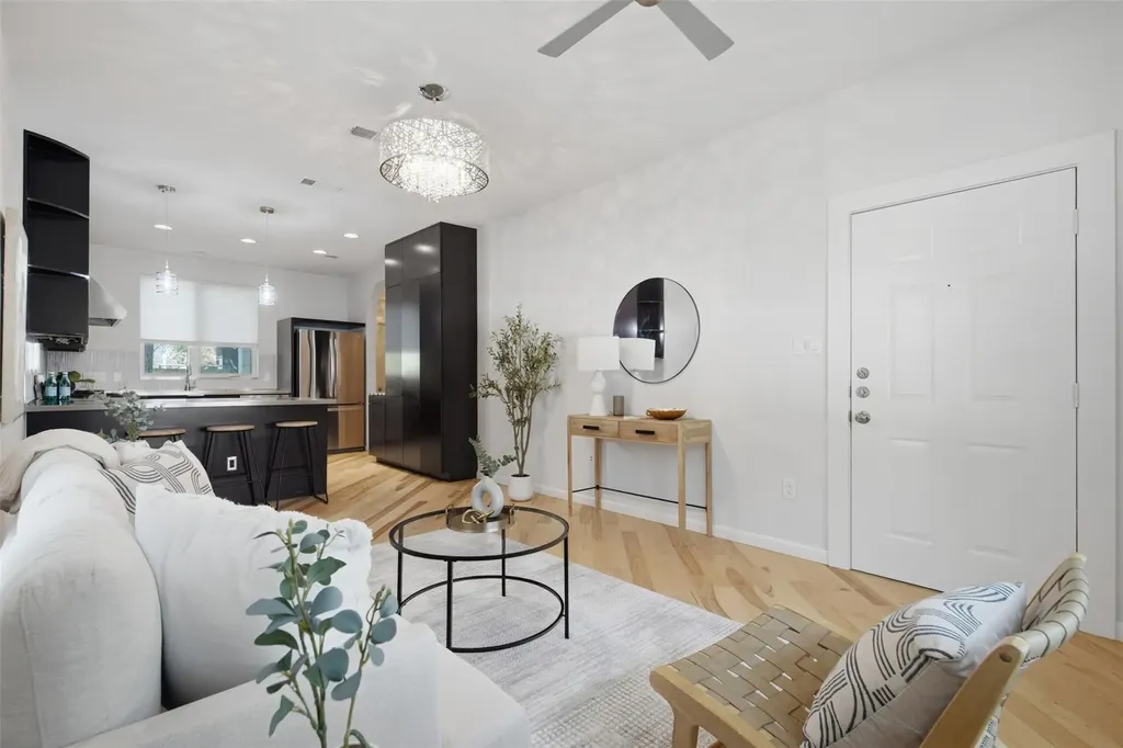 206 E 43rd Street Austin TX 78751