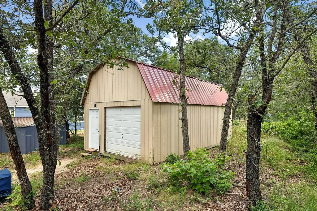 260 Dickerson Lane Elgin TX 78621