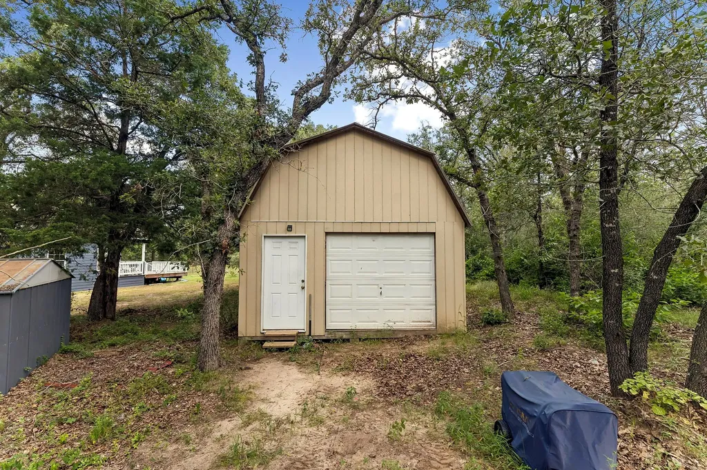 260 Dickerson Lane Elgin TX 78621