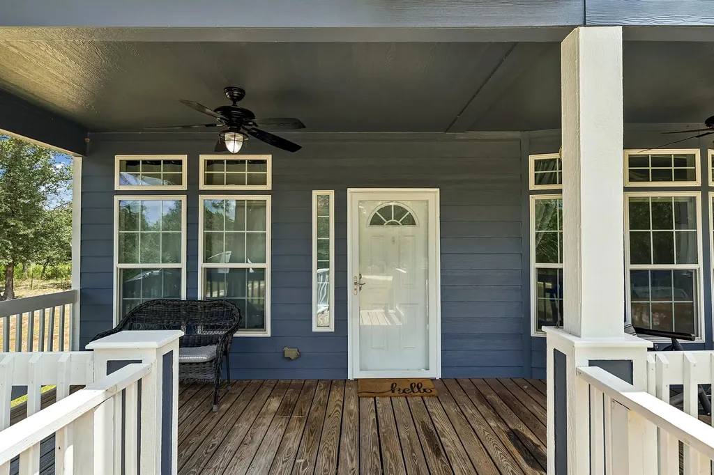 260 Dickerson Lane Elgin TX 78621