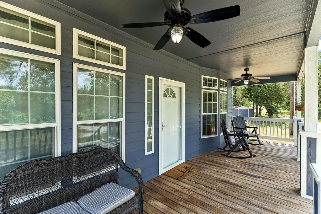 260 Dickerson Lane Elgin TX 78621