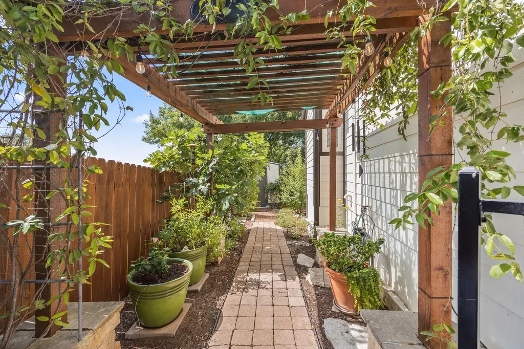 301 Riverview Drive Georgetown TX 78628