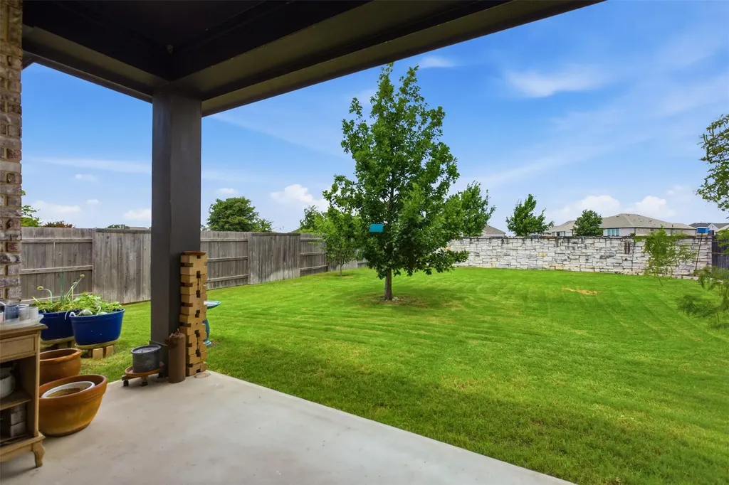 461 Coyote Creek Way Kyle TX 78640