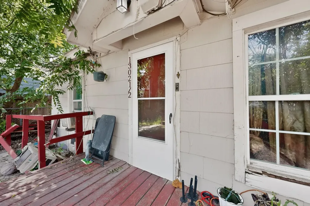 1302 1/2 Walnut Avenue E Austin TX 78702