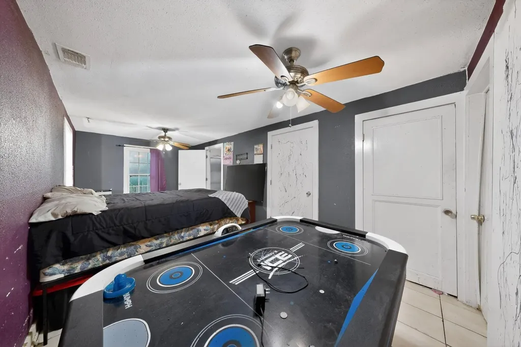 1302 1/2 Walnut Avenue E Austin TX 78702