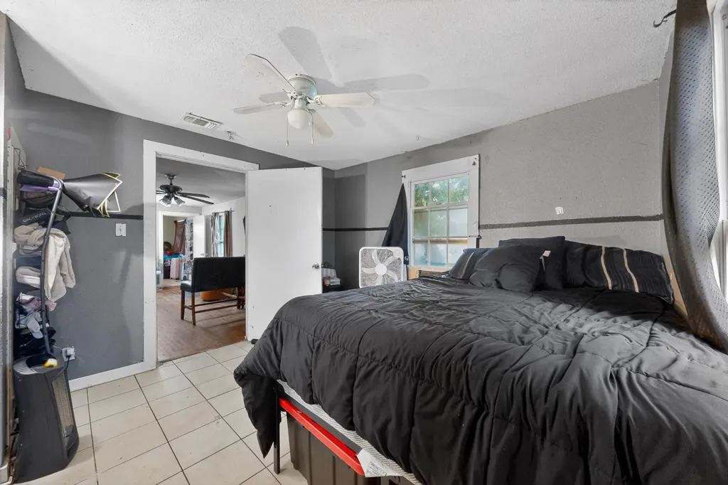 1302 1/2 Walnut Avenue E Austin TX 78702