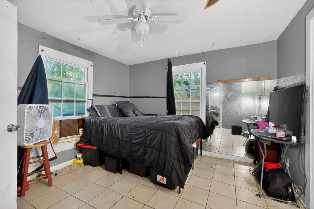 1302 1/2 Walnut Avenue E Austin TX 78702