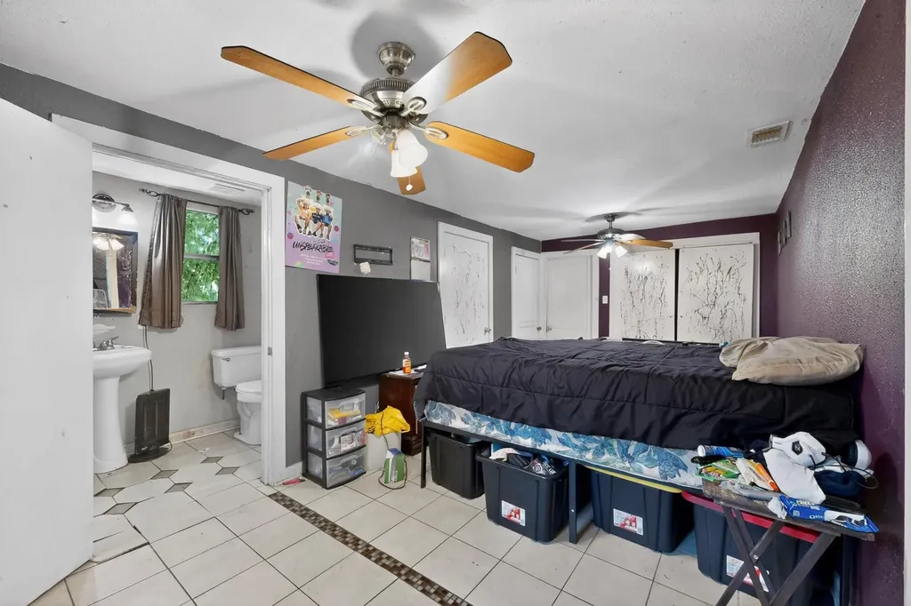 1302 1/2 Walnut Avenue E Austin TX 78702