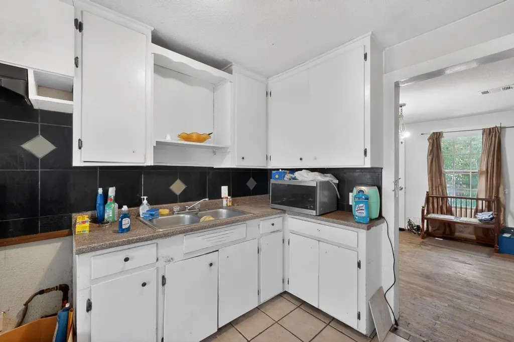 1302 1/2 Walnut Avenue E Austin TX 78702