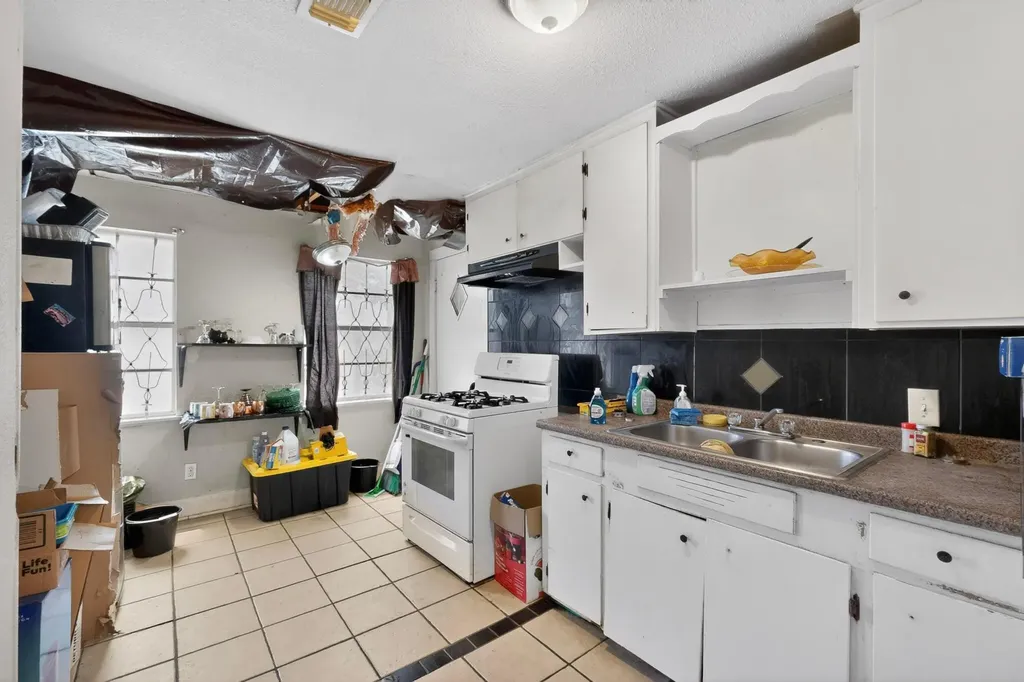 1302 1/2 Walnut Avenue E Austin TX 78702
